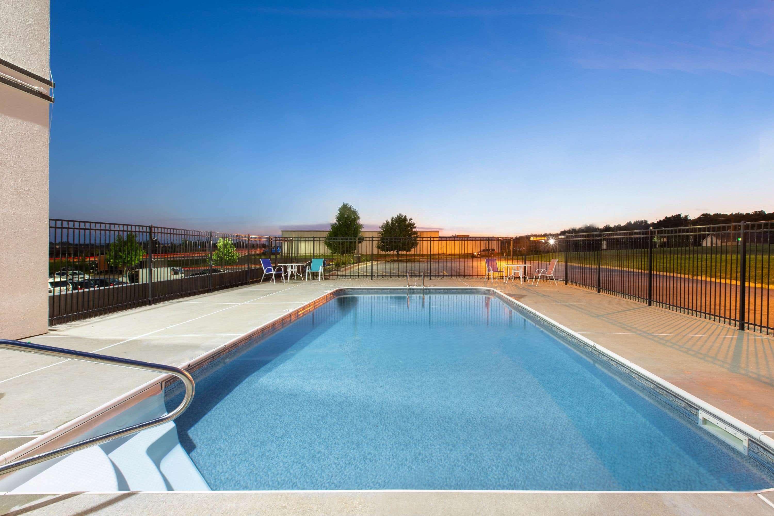 La Quinta By Wyndham Blue Springs Hotel Luaran gambar